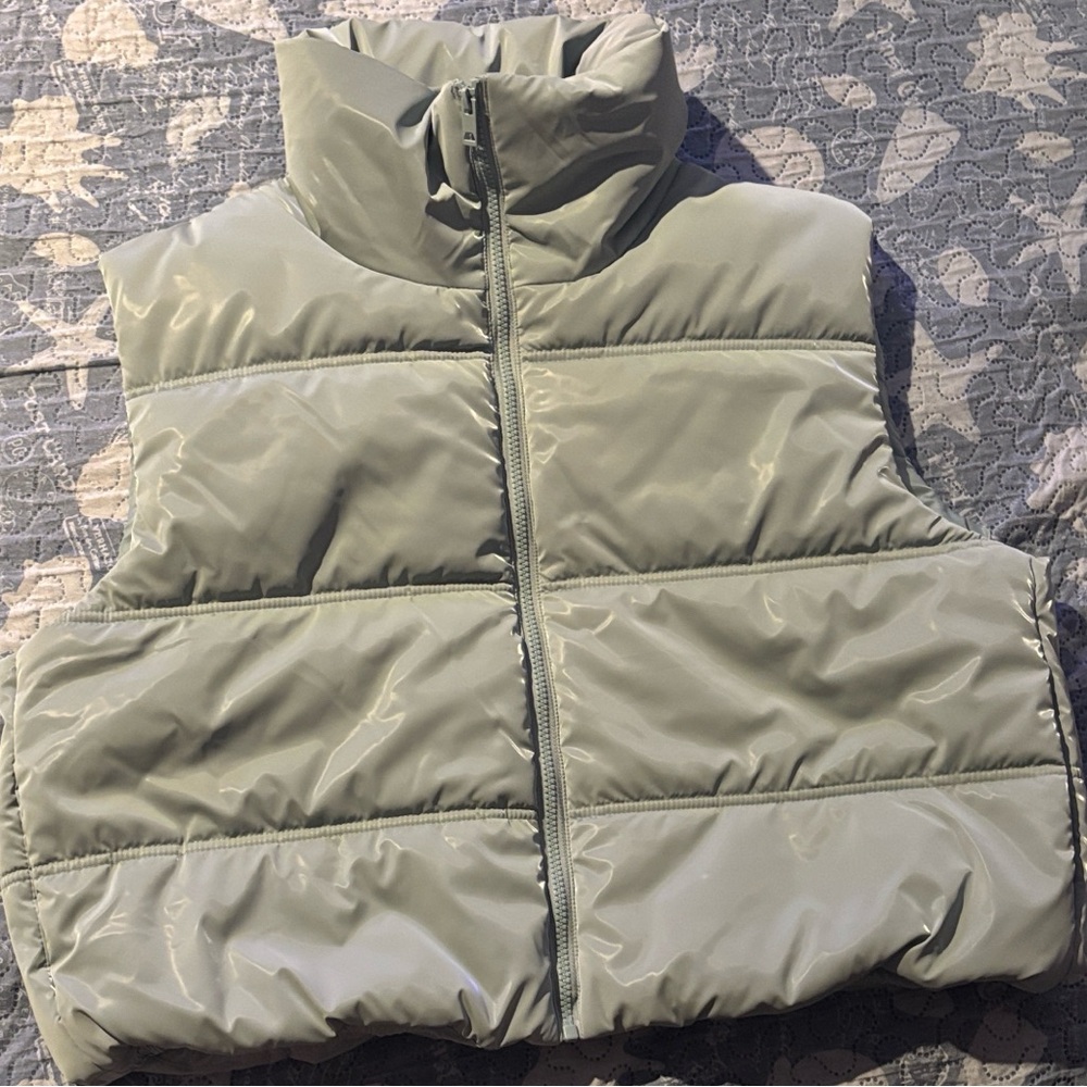 Wild Fable Light Gray Puffer Vest